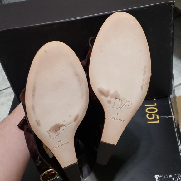 NWOB Diane Von Furstenberg Patent Leather Tortuous Wedges - Picture 7 of 7